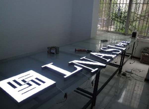 三伏天咸寧亮化工程防暑指南：別讓LED燈變成“電費刺客”！